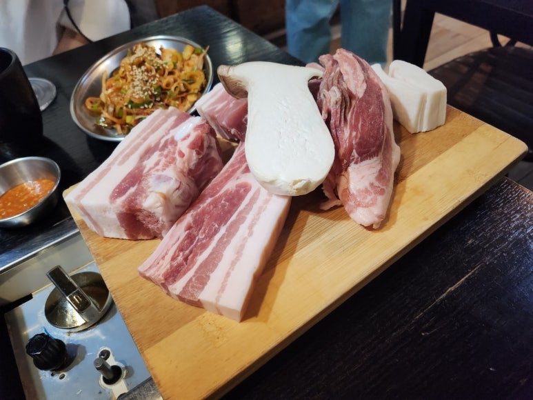 ★★★☆☆[행당동 맛집] 돈슐랭 - 와인 콜키지 가능한 돼지 특수부위 맛집. 오겹살도 맛있다! 관련 이미지 9