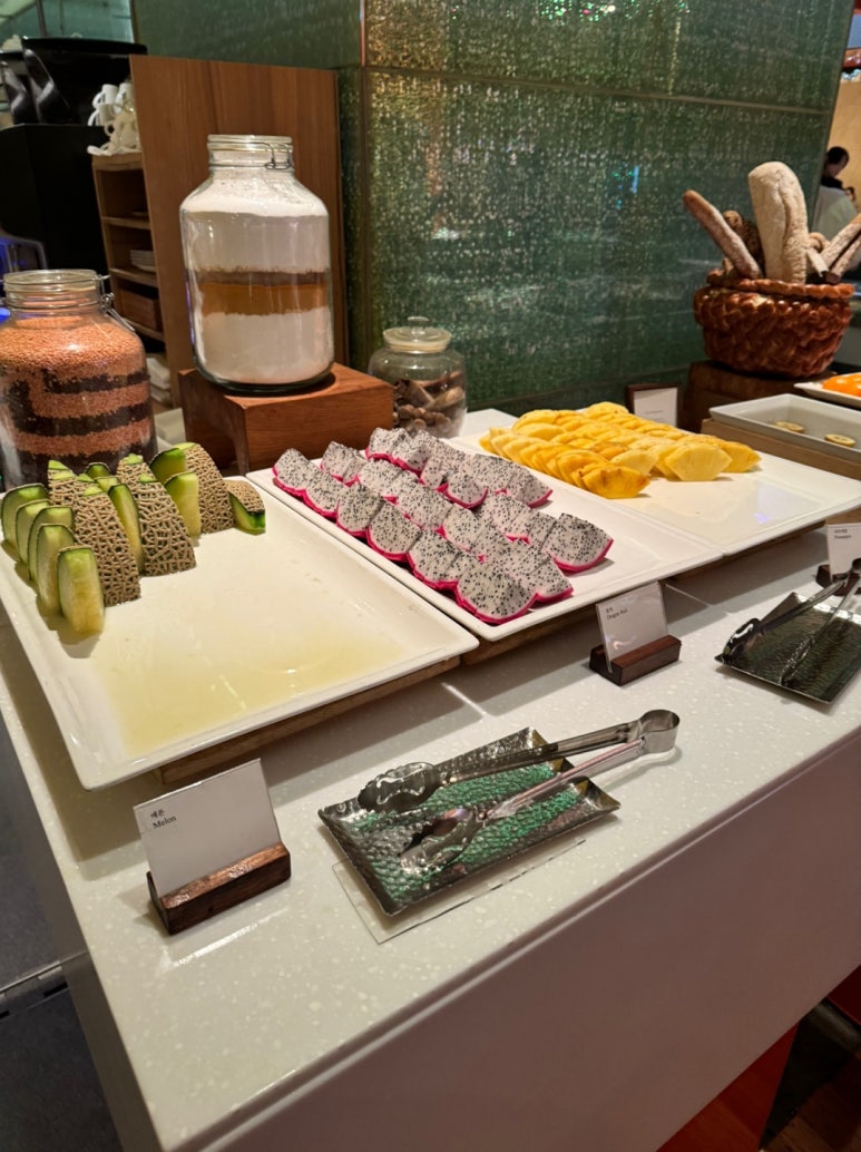 [롯데호텔서울 맛집] 라세느 - 12월 회식 장소 추천. 새로운 트레비클럽 다이닝 할인 받아 싸게먹기. 메뉴 공략!! 롯데다이아몬드카드 발렛주차. 관련 이미지 28