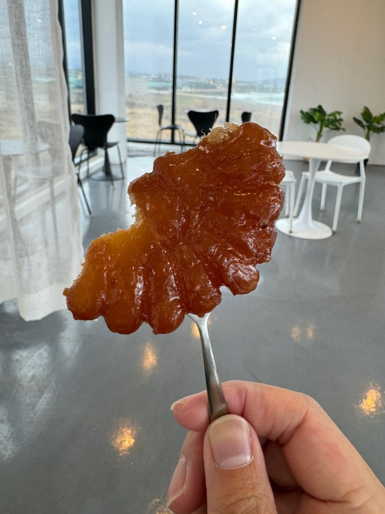 [제주 약과맛집] 장인더 - 최고의 제주여행 선물 추천! 오션뷰맛집 카페. 포천 파지약과 약게팅 꿀팁. 관련 이미지 16