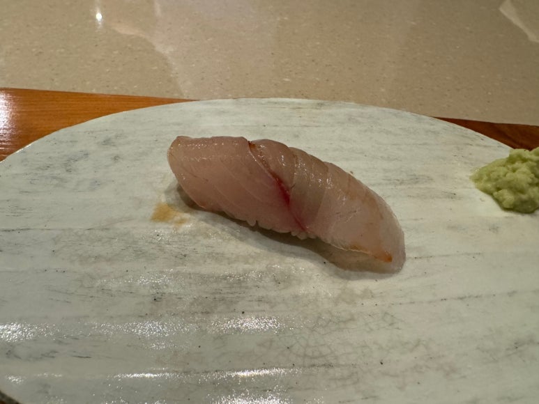 [그랜드 하얏트 서울] 카우리 - 스시조 뺨치는 최고의 디너 스시오마카세. 맛있는 스시는 배부르지 않는다. 현대카드 할인. 관련 이미지 36