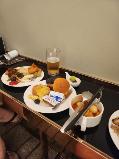 마티나골드 인천공항 제2터미널 위치/메뉴/가격/신용카드추천/콘센트 이용후기. 베브5 사용함. 만원의행복 행사중. 관련 이미지 2