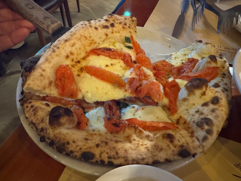 [옥수동 맛집] 옥수동화덕피자 - 토마토향 가득한 마르게리타 엑스트라 추천. 뽀모도로는 글쎄? 주차꿀팁. 관련 이미지 15