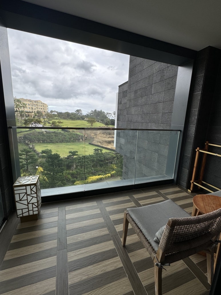 JW메리어트 제주 호캉스 - 신한 메리어트 본보이 ; 플래티넘 티어로 포인트숙박, 발렛주차, 야외수영장, 사우나, 조식숙제 후기. (1) 관련 이미지 15