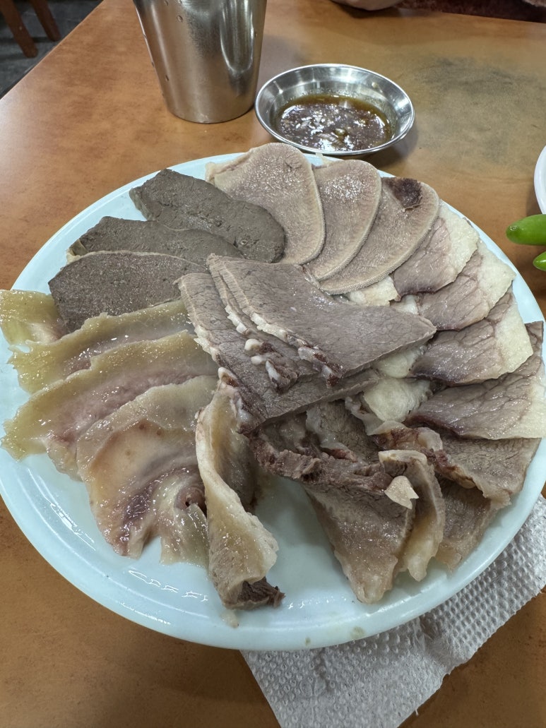 [명동 맛집] 미성옥 - 60년된 노포에서 특 설렁탕과 수육 맛있게 먹고 온 후기. 블루리본 서베이 맛집. 관련 이미지 11