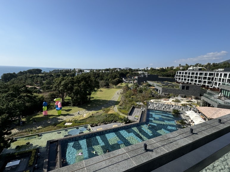 JW메리어트 제주 호캉스 - 신한 메리어트 본보이 ; 플래티넘 티어로 포인트숙박, 발렛주차, 야외수영장, 사우나, 조식숙제 후기. (1) 관련 이미지 34