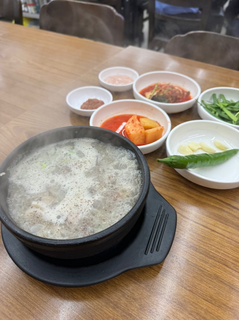[남영역 순대국밥] 원조제일 어버이순대 - 매일 직접 만드는 찹쌀 순대가 들어간 순대국밥 맛집. 관련 이미지 1