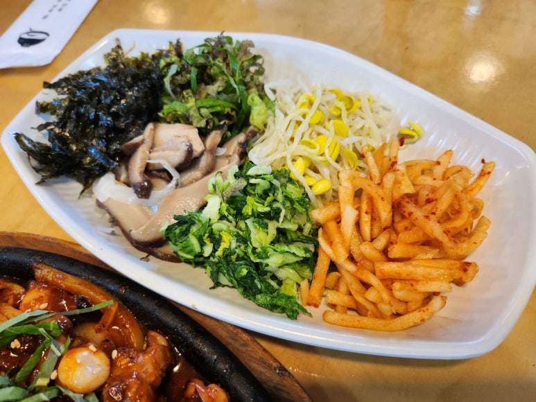 [청담동 맛집] 청국장과 보리밥 - 오래된 강남 청담역 청국장 맛집. 메뉴를 정해드리겠습니다; 낙지볶음 맛있음. 전지적참견시점 맛집. 관련 이미지 15