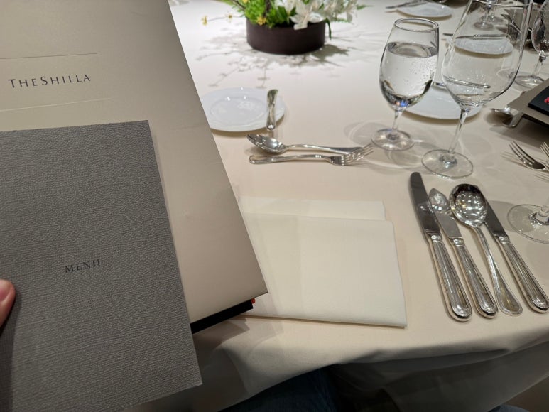 치과용 3M 신제품 런칭 행사에 초청되어, 신라호텔 영빈관 디너코스와 함께. 3M RelyX Universal. 관련 이미지 14