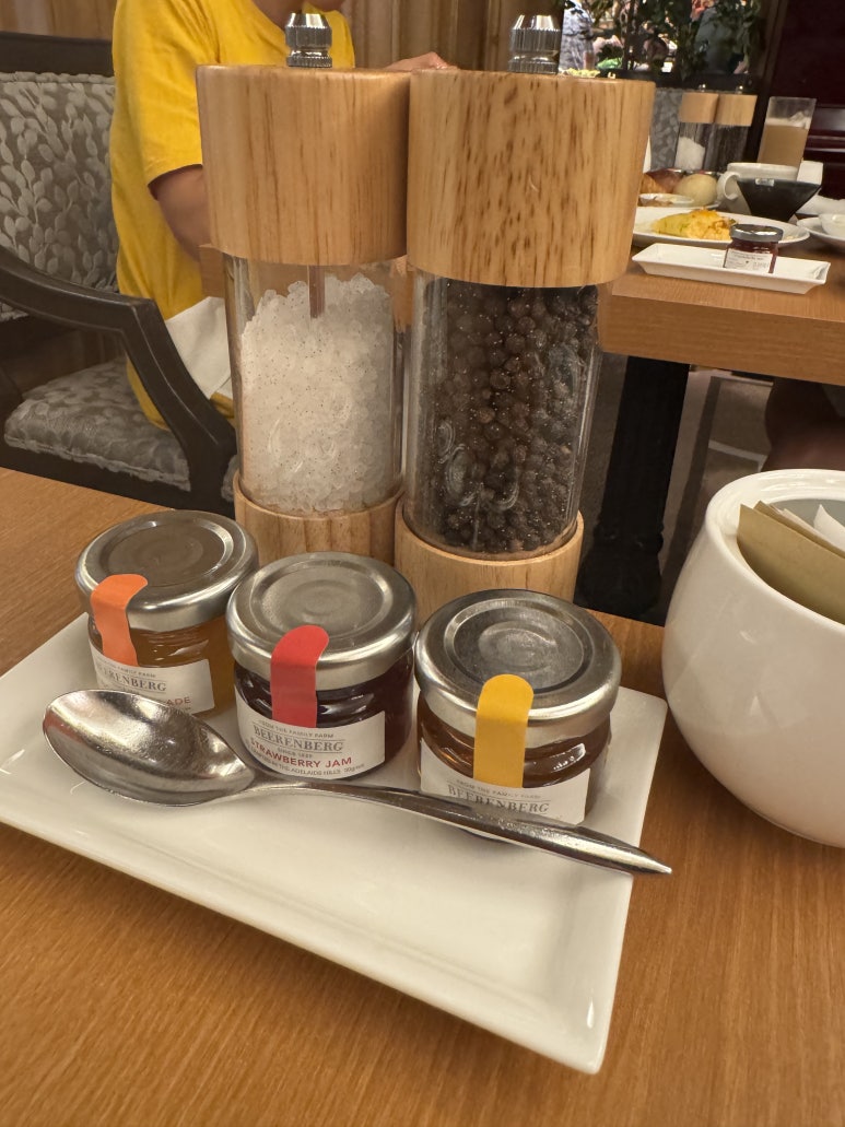 더 리츠칼튼 오사카 2편 - 1인 6,000엔 조식 뷔페 꼭 드셔보세요!! 티어로는 지원 안됨 후기. 관련 이미지 6