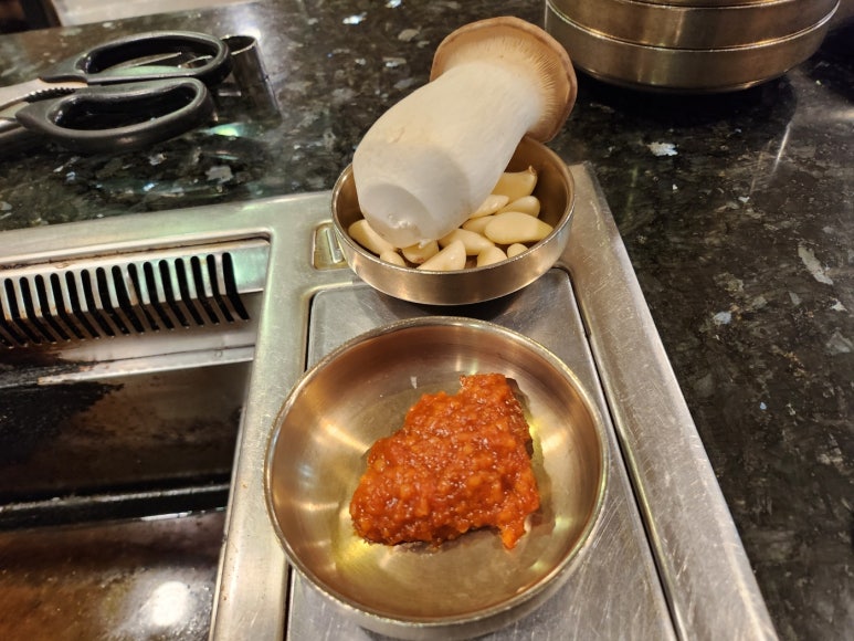 [논현동 한우 맛집] 세종한우2호점 - 줄서서 먹는 강남최고 가성비 투뿔 한우 정육식당. 마장동 필요없다. 발렛주차 가능. 관련 이미지 10