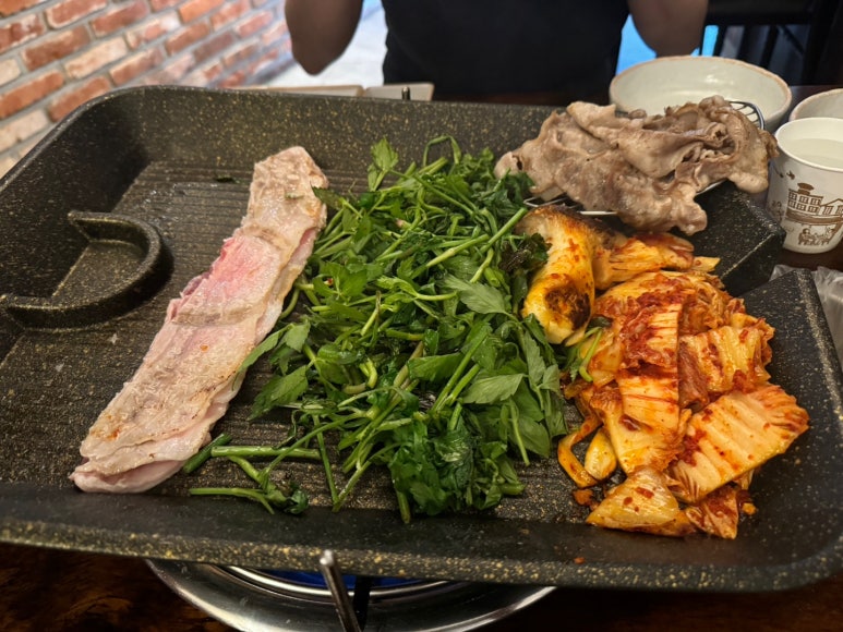 [이태원 맛집] 찰만생대패 - 서울 생대패삼겹살 맛집. 미나리 세트 후기. 냉삼보다 훨씬 맛있음! 관련 이미지 25