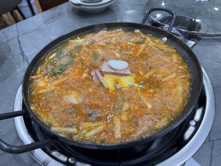 [신사역 맛집] 송탄부대찌개 - 24시간 영업하는 강남 연예인 부대찌개 맛집. 발렛주차가능. 관련 이미지 14