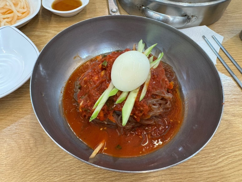 [남영동 맛집] 오복함흥냉면 - 백종원 골목식당 극찬의 숙대 냉면 맛집. 회냉면과 만두 순삭후기. 관련 이미지 10
