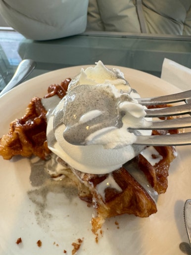 [성수 흑임자라떼 맛집] 베티버 - 최고의 흑임자크림라떼 맛집. 아이스크림 크로플도 비싸지만 맛있음. 흑임자라떼 성지가 되어보자. 관련 이미지 14