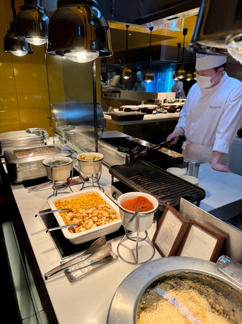 [롯데호텔서울 맛집] 라세느 - 12월 회식 장소 추천. 새로운 트레비클럽 다이닝 할인 받아 싸게먹기. 메뉴 공략!! 롯데다이아몬드카드 발렛주차. 관련 이미지 17