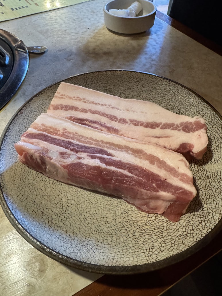 [신사역 맛집] 꿉당 - 미쉐린 빕구르망, 블루리본서베이에 빛나는 목살, 오겹살, 트러플 짜파게티. 관련 이미지 20