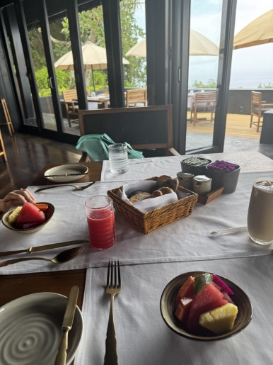 불가리 발리 2편 - 베이비시터가 있는 발리 풀빌라. 야외수영장, 조식, 레스토랑 후기. 관련 이미지 18