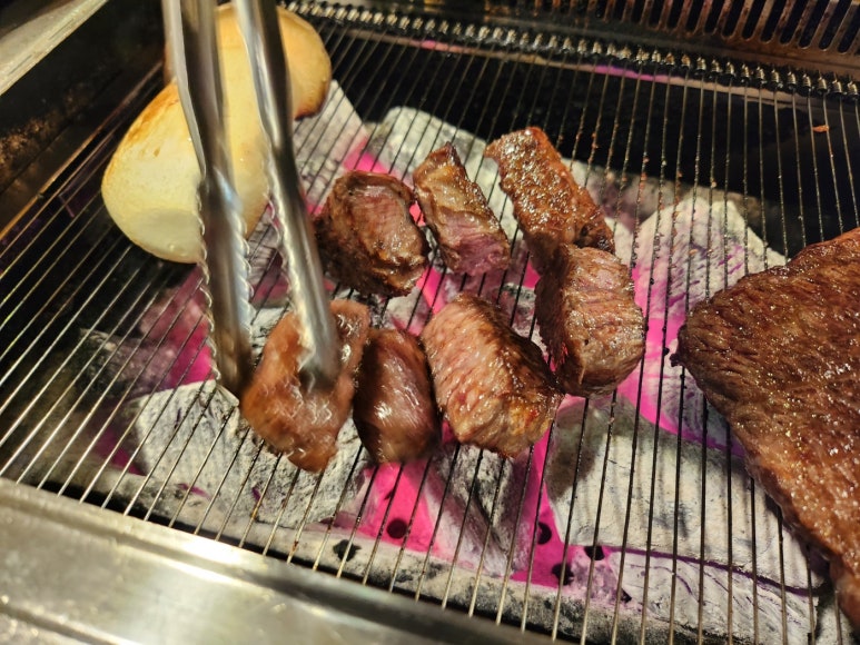 [논현동 한우 맛집] 세종한우2호점 - 줄서서 먹는 강남최고 가성비 투뿔 한우 정육식당. 마장동 필요없다. 발렛주차 가능. 관련 이미지 17