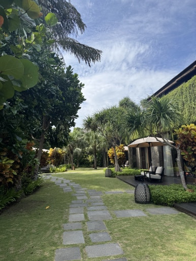 불가리 발리 2편 - 베이비시터가 있는 발리 풀빌라. 야외수영장, 조식, 레스토랑 후기. 관련 이미지 6