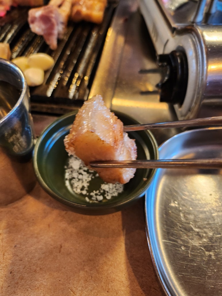 [약수역 고기집] 금돼지식당 - 서울 3대고기집. 남자 셋이 메뉴 다 먹어보기 + 하이볼. 토요일 점심 웨이팅 후기. 관련 이미지 20