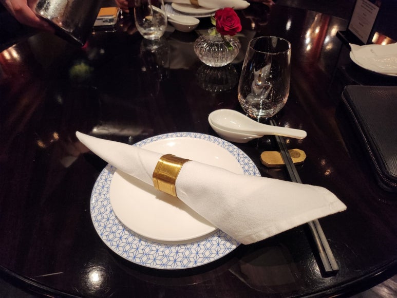 [레스케이프] 팔레드 신 - 미쉐린 명동 맛집. 칠리새우, 멘보샤, 냉짬뽕~ 홍연과 비교해보기! 조선호텔 플래티넘 멤버십. 발렛파킹. 상품권결제팁. 관련 이미지 9