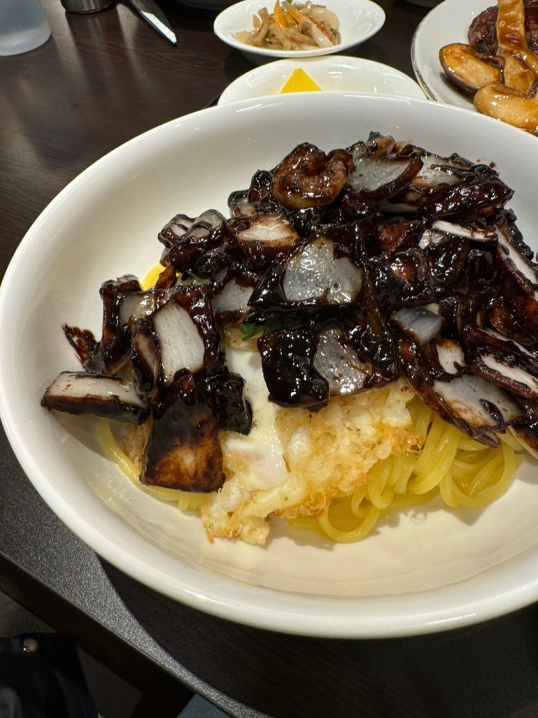 [논현동 맛집] 홍명 - 난자완스, 수제군만두, 간짜장, 잡채볶음밥 모두 다 맛있는 블루리본서베이 성시경 먹을텐데 중국집. 관련 이미지 23