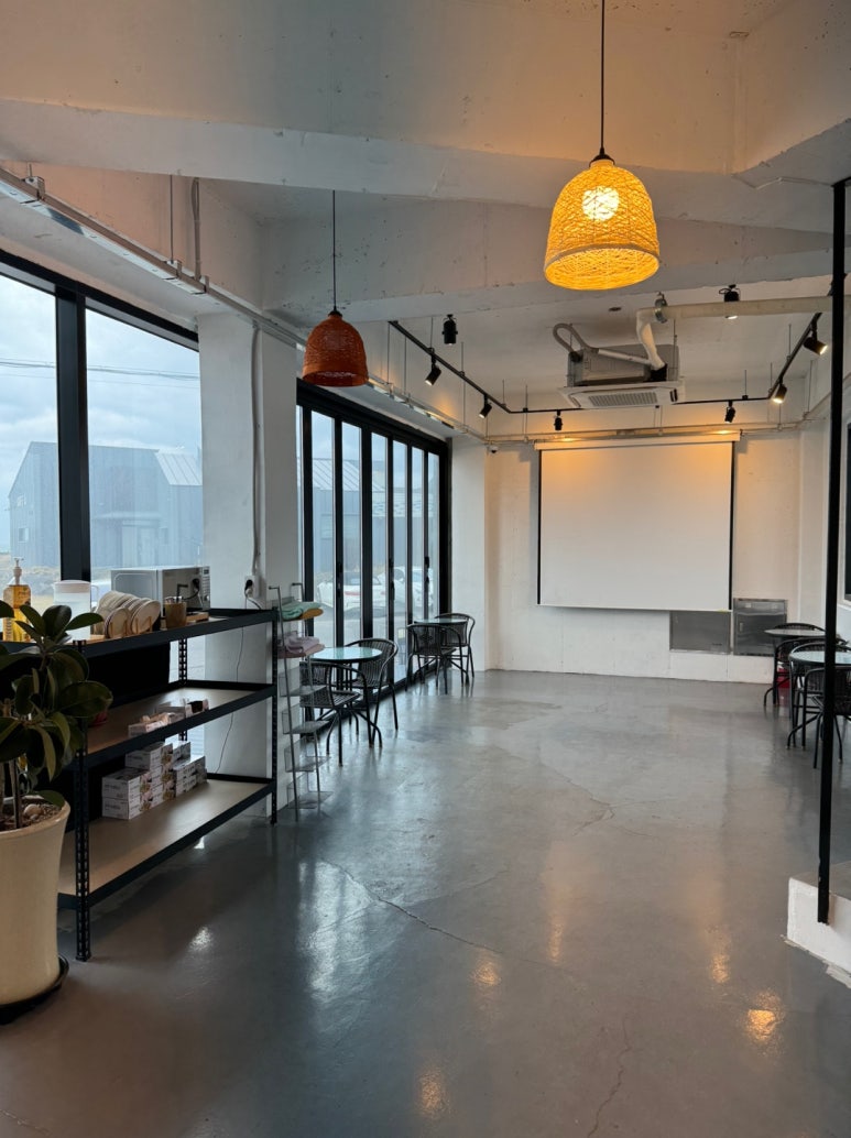 [제주 약과맛집] 장인더 - 최고의 제주여행 선물 추천! 오션뷰맛집 카페. 포천 파지약과 약게팅 꿀팁. 관련 이미지 6