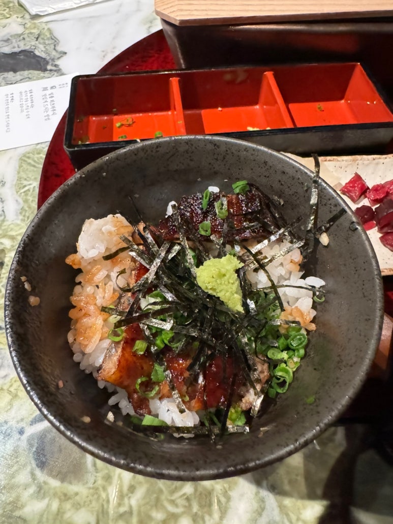 [고속터미널역 맛집] 키쿠카와 - 하우스오브신세계. 도쿄 미슐랭 장어덮밥 - 5만원 일품 히츠마부시 맛집. 솔직후기. 세일리지 안됨? 관련 이미지 25