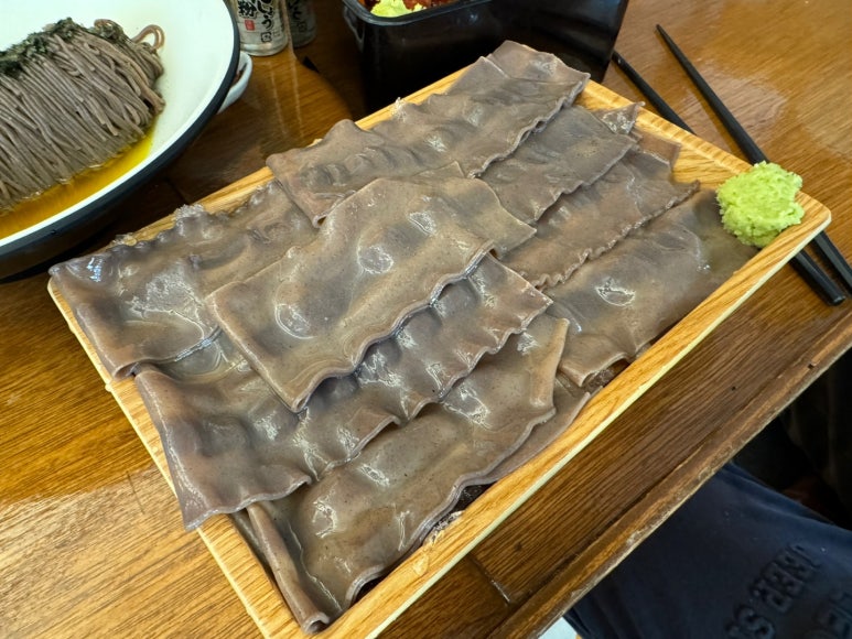 [신촌 맛집] 소바연구소 - 들기름소바, 납작소바, 자연산 빨강장어덮밥. 데이트 맛집으로 추천. 관련 이미지 10