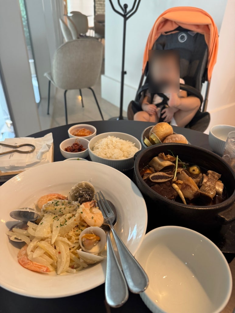 [안다즈 서울 맛집] 조각보 - 스파게티와 갈비찜 그리고 망고빙수 내돈내산 후기. 현아플 비마게 그리고 신한카드 더베스트+ 로 반값에 아기의자와 호텔 발렛 나들이! 관련 이미지 14