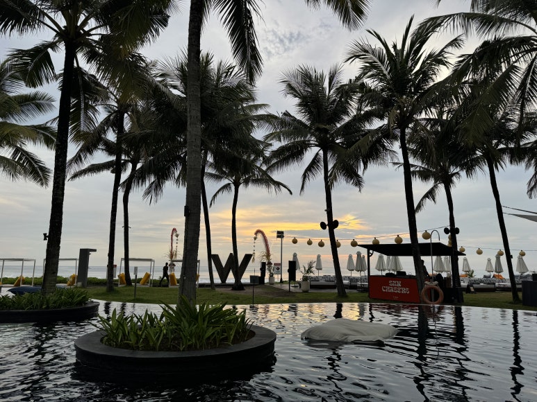 W 발리 스미냑 1편 - 킹베드 오아시스 빌라 둘러보기! 플래티넘 업그레이드 후기. 관련 이미지 30