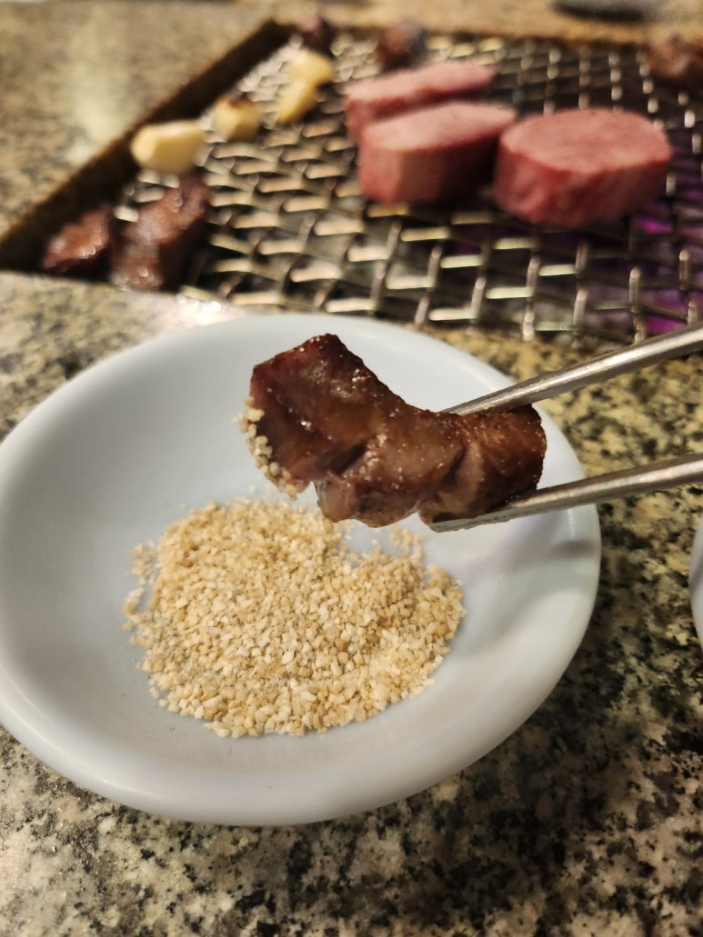 [남영동 소고기] 초원 - 우설, 등심주물럭, 김치볶음밥 줄서는 식당 맛집. 깔끔한 데이트코스 추천. 주차 팁. 관련 이미지 20