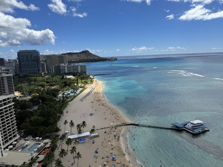 힐튼 하와이안 빌리지 와이키키 비치 리조트의 모든 것. 현아플 포인트숙박, 힐튼 아너스 골드, 룸 업그레이드, 크레딧, 라군, 불꽃놀이 등. 관련 이미지 14