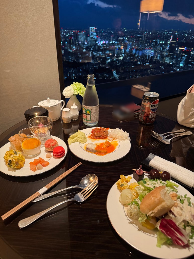 [The Ritz-Carlton, Tokyo] Afternoon tea and the club lounge — a somewhat disappointing self-paid review. Admission for two: 500,000 won. image 4