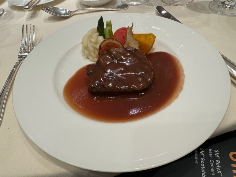 치과용 3M 신제품 런칭 행사에 초청되어, 신라호텔 영빈관 디너코스와 함께. 3M RelyX Universal. 관련 이미지 23