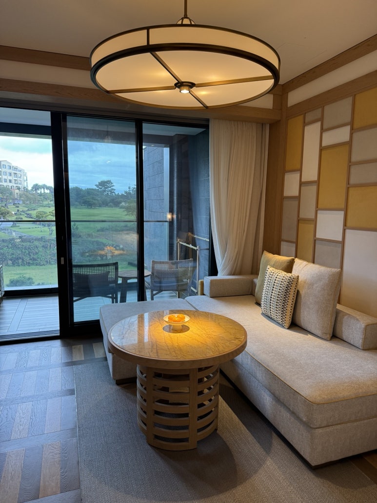 JW메리어트 제주 호캉스 - 신한 메리어트 본보이 ; 플래티넘 티어로 포인트숙박, 발렛주차, 야외수영장, 사우나, 조식숙제 후기. (1) 관련 이미지 14