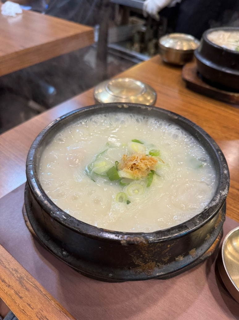 [교대역 맛집] 3대 삼계장인 - 잣삼계탕, 녹두삼계탕, 전기구이 모두 먹어본 솔직후기. n번째 방문. 줄서는식당, 맛있는녀석들 삼계탕. 관련 이미지 13