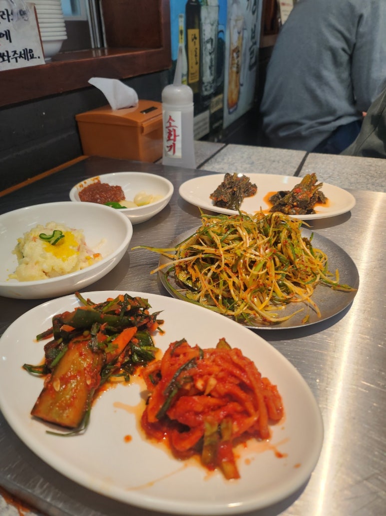 [이대서울병원 맛집] 산청숯불가든 - 마곡을 평정한 돼지고기 맛집. 메뉴를 정해드리겠습니다; 소금구이, 고초장구이 훌륭함. 주차가능. 관련 이미지 12