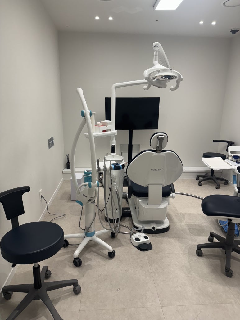 앞니치아미백 비용 들인만큼 잘되는 치과 찾는법. 신사역 치과 미백 성지. 관련 이미지 5