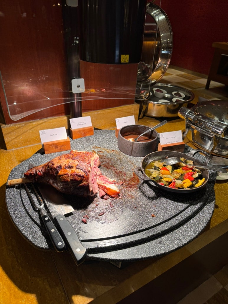 세인트레지스 발리 2편 - 미쉐린 레스토랑 Kayuputi. 플래티넘 티어로 즐기는 조식 그리고 디너 솔직 후기. 불가리 발리랑 비교!! 관련 이미지 28