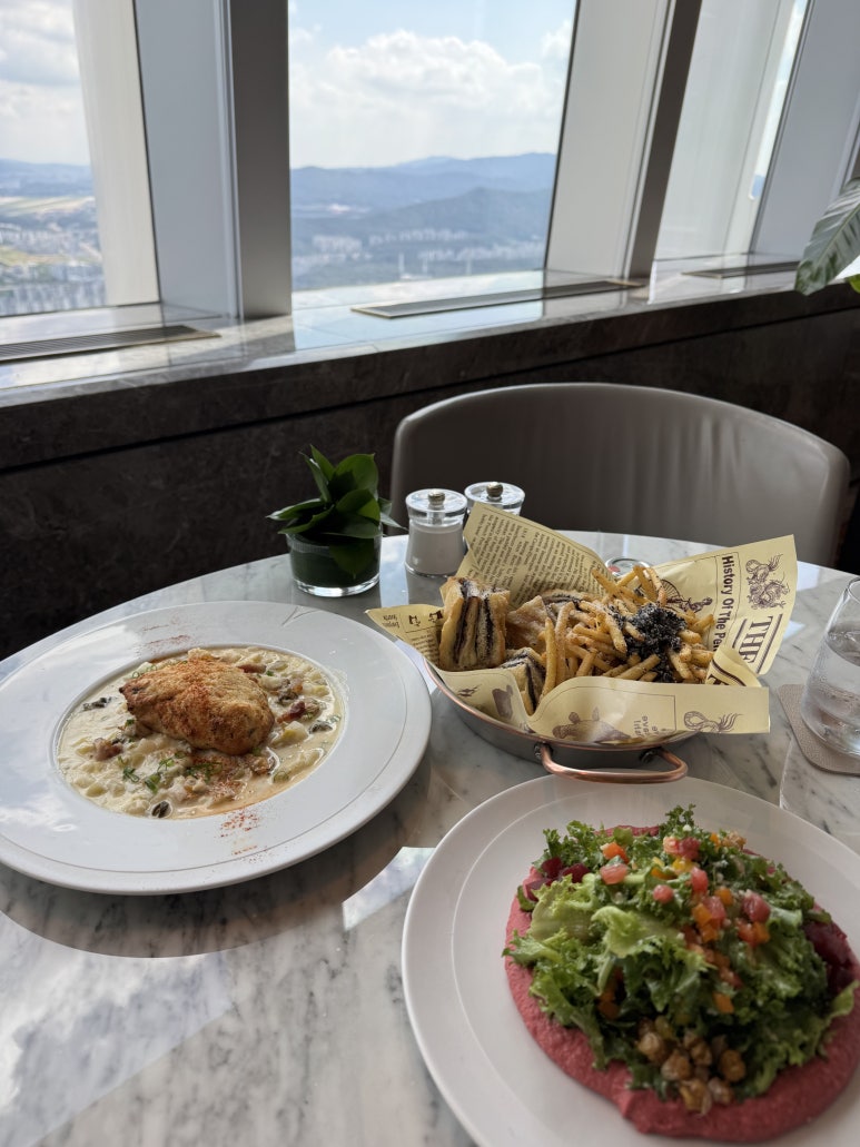 [시그니엘 서울 더라운지] - 잠실 브런치 맛집. 시그니엘 클럽 10% 할인. 발렛 신용카드. 롯데호텔 서울 비교. 롯데호텔멤버십 트레비 클럽. 관련 이미지 4