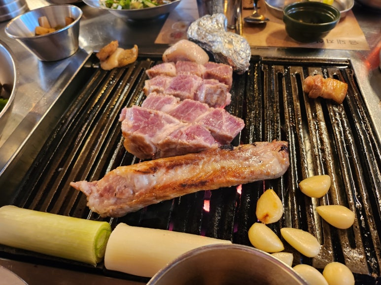 [약수역 고기집] 금돼지식당 - 서울 3대고기집. 남자 셋이 메뉴 다 먹어보기 + 하이볼. 토요일 점심 웨이팅 후기. 관련 이미지 27