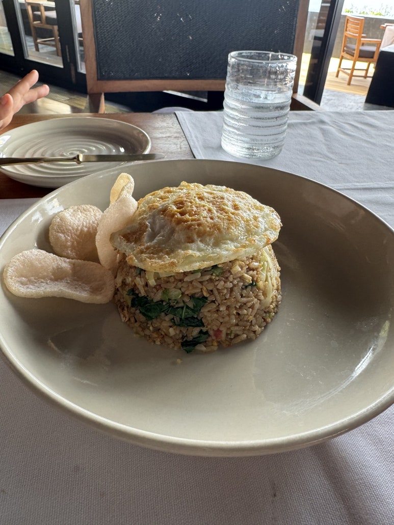 불가리 발리 2편 - 베이비시터가 있는 발리 풀빌라. 야외수영장, 조식, 레스토랑 후기. 관련 이미지 24