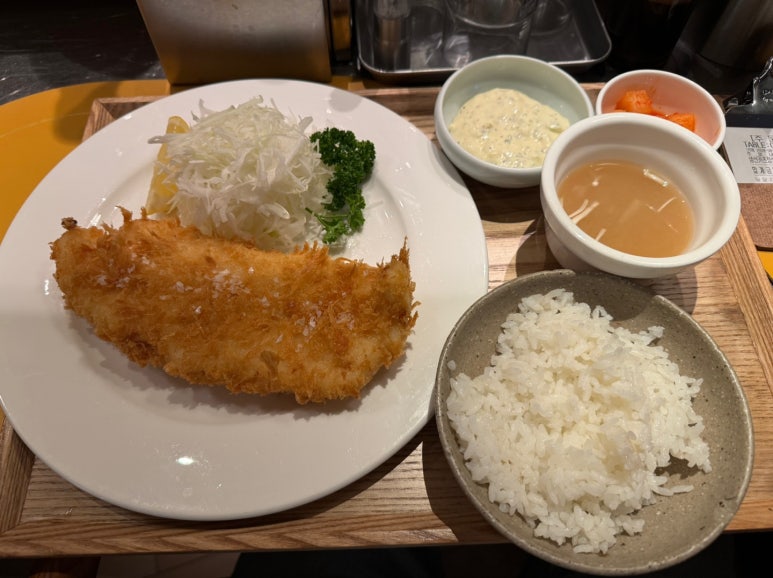 [고터 맛집] 키보 아츠아츠 - 하우스오브신세계. 시그니처 메뉴 생선카츠 먹어봄. 혼밥 추천, 평일 저녁 웨이팅 없음. 관련 이미지 9