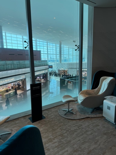 Korean Air First Class vs. Prestige Class – KE907 and KE908 Incheon–London B777-300ER Booking, Seat Recommendations, First Lounge, and SkyTeam Mileage Flight Review image 20