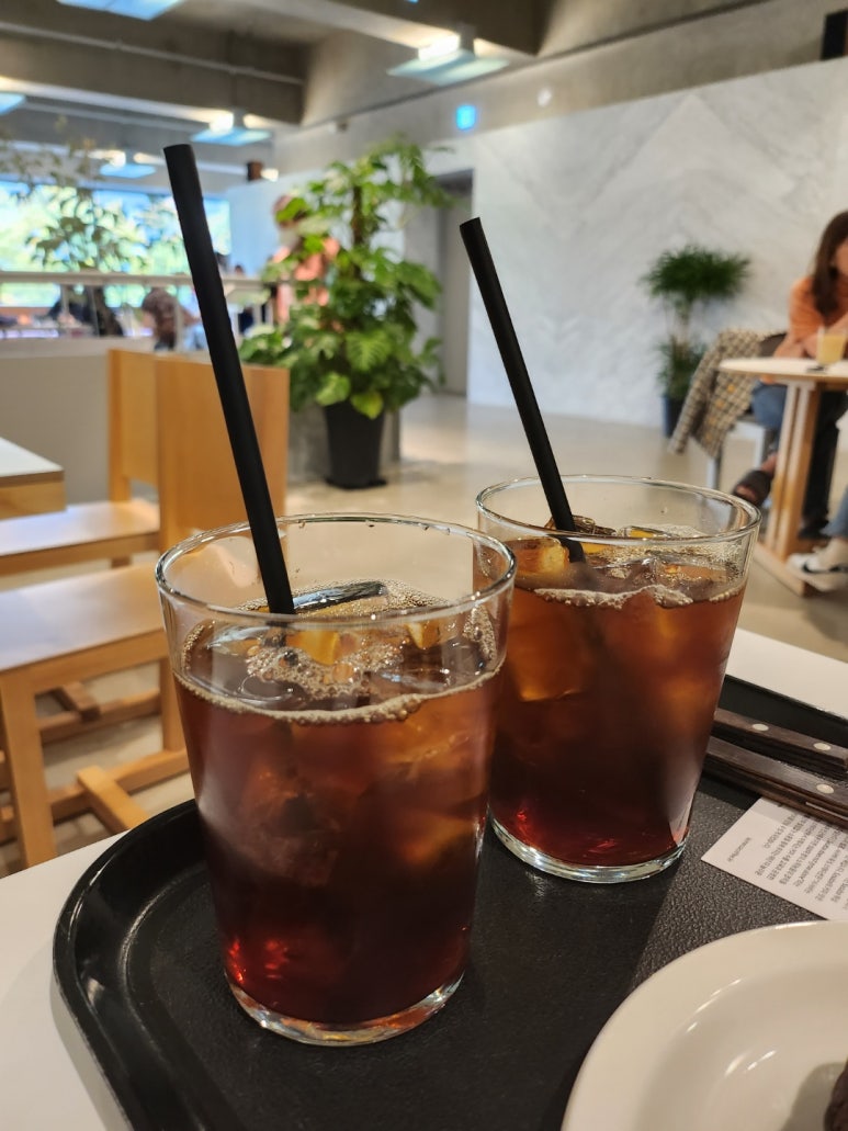 ★★★★★ [군자 카페] 보난자커피 군자 - 훌륭한 커피, 맛있는 디저트, 뷰가 좋은, 노트북 하기 좋은, 모임시 추천, 주차 가능. 관련 이미지 2