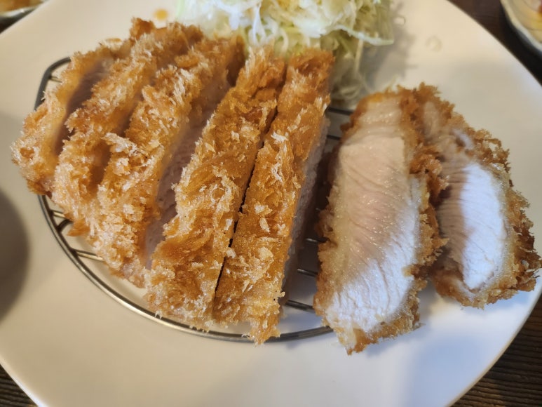 [삼각지 돈카츠] 돈카츠팔월 - 안심카츠가 맛있는 프리미엄 돈카츠 식당. 서울역 오제제와 흡사한 맛과 훌륭한 가성비. 두 번 다녀옴. 관련 이미지 1