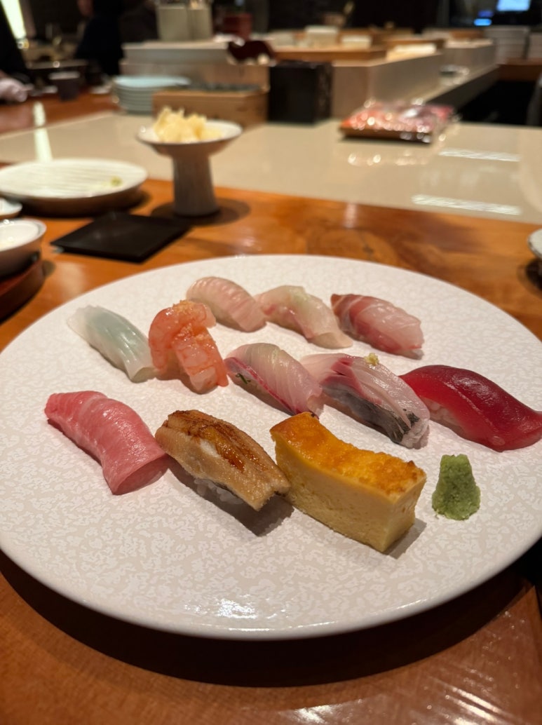 [그랜드 하얏트 서울] 카우리 - 스시조 뺨치는 최고의 디너 스시오마카세. 맛있는 스시는 배부르지 않는다. 현대카드 할인. 관련 이미지 50