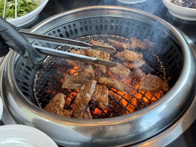 [워커힐 맛집] 천지연 (송도갈비) - 중독되는 양념돼지갈비 최애맛집. 반찬도 맛있어 가족모임 좋은 곳. 명절선물 정보. 관련 이미지 1
