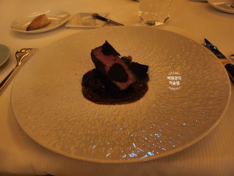 [롯데호텔서울 맛집] 피에르가니에르서울 -기념일에 추천하는 프렌치 레스토랑 디너코스. 발렛주차정보. 롯데호텔 트레비클럽 이용해서 싸게 먹자!!! 관련 이미지 34